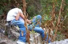 Секс парочки на свежем воздухе попал на камеру