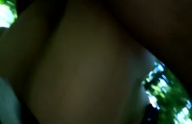 Телочке с большой жопой присунули в анал на природе