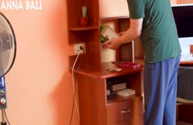 Молодая русская шлюшка сама напрашивается на член